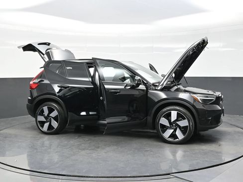 Used 2023 Volvo XC40 Recharge Ultimate w/ Protection Package Premier AWD/4WD image 46