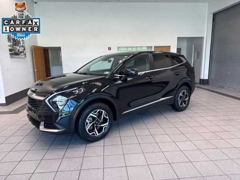 Used 2023 Kia Sportage LX AWD/4WD image 3