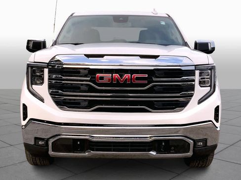 Used 2025 GMC Sierra 1500 SLT image 3