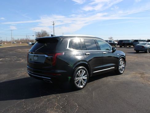 Used 2024 Cadillac XT6 Premium Luxury image 11