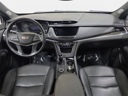 Used 2021 Cadillac XT5 Premium Luxury image 10