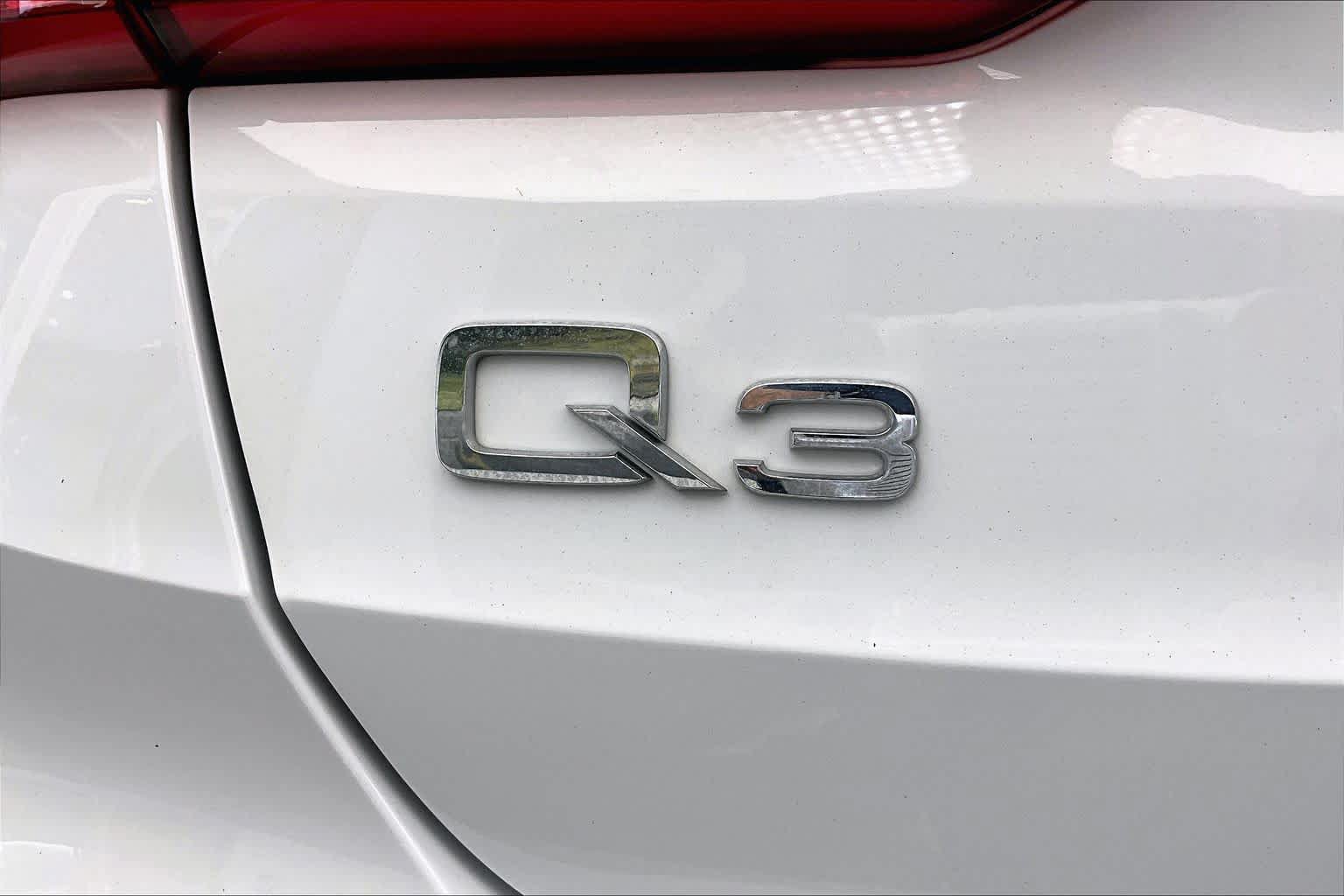 Used 2022 Audi Q3 2.0T Premium Plus w/ Premium Plus Package AWD/4WD image 33