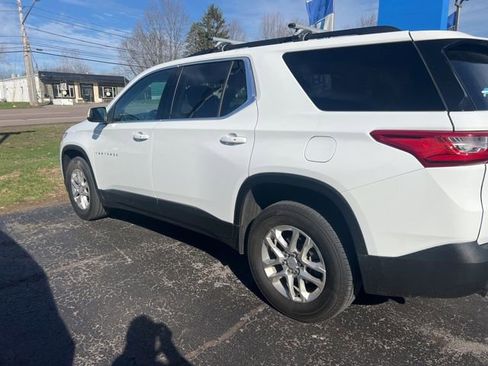 Used 2021 Chevrolet Traverse LT image 4