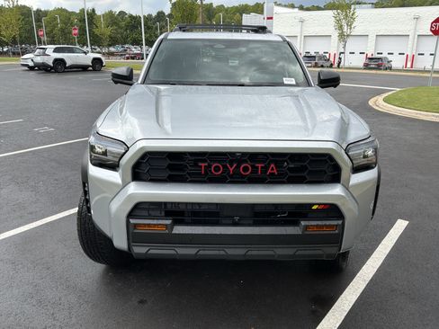 Used 2026 Toyota 4Runner TRD Off-Road Premium AWD/4WD image 3