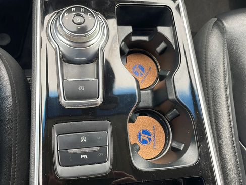 Used 2020 Ford Edge Titanium image 17