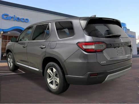 New 2025 Honda Pilot EX-L image 3