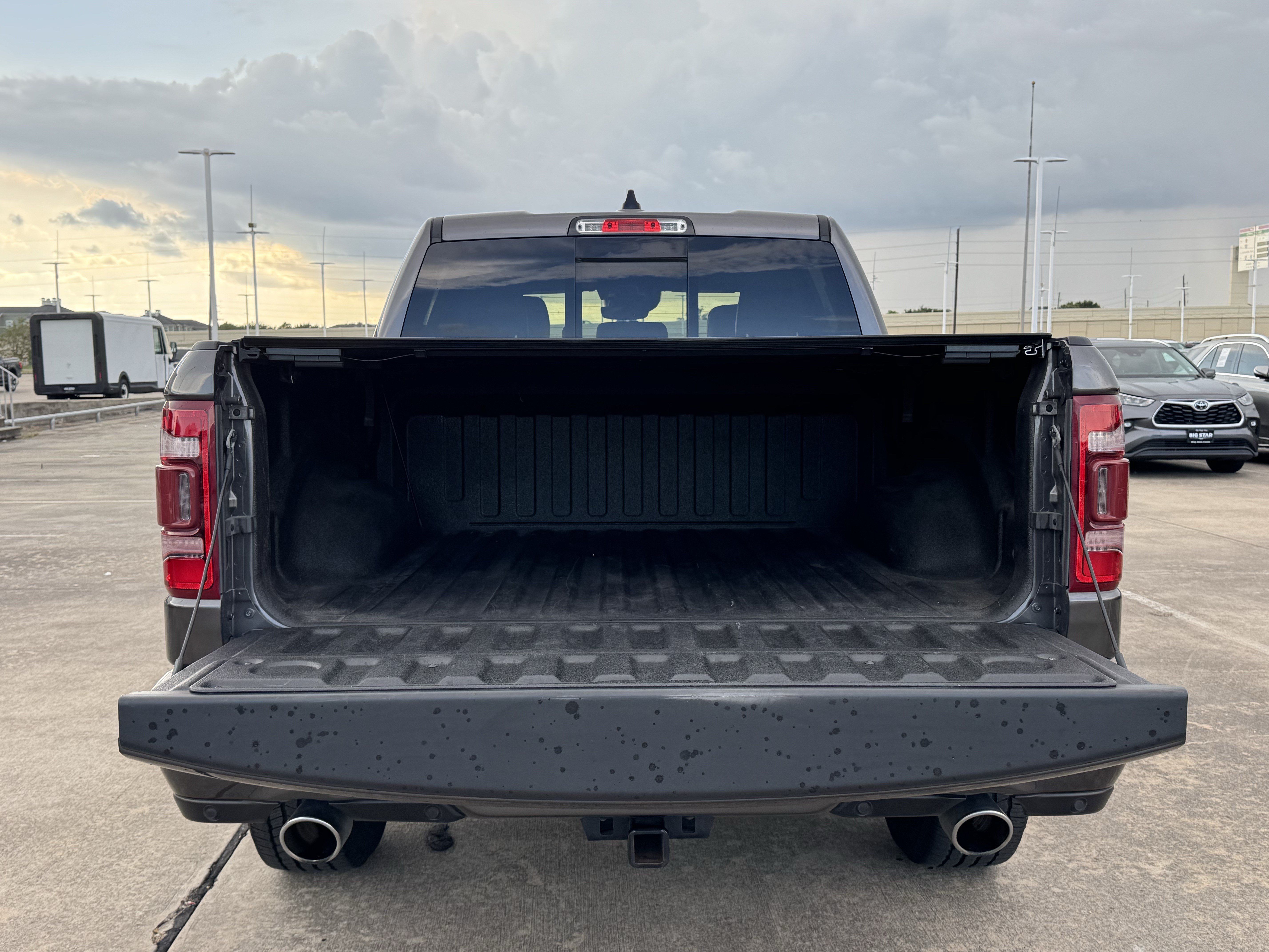Used 2023 RAM 1500 Laramie RWD image 34