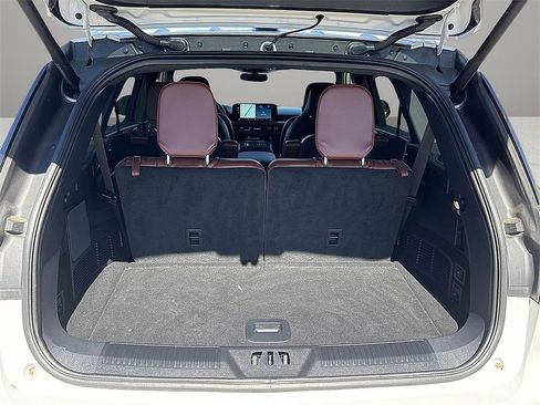 New 2025 Lincoln Aviator Reserve w/ Luxury Package image 10