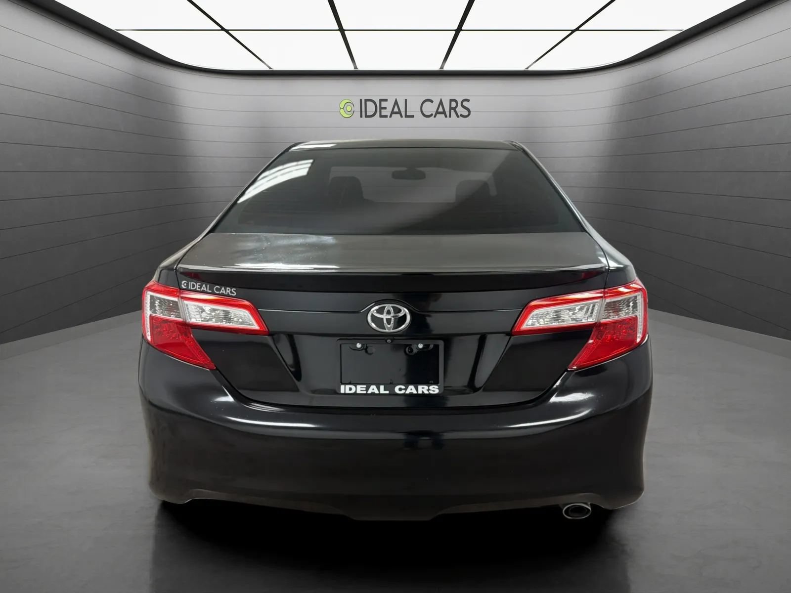 Used 2013 Toyota Camry SE FWD image 6