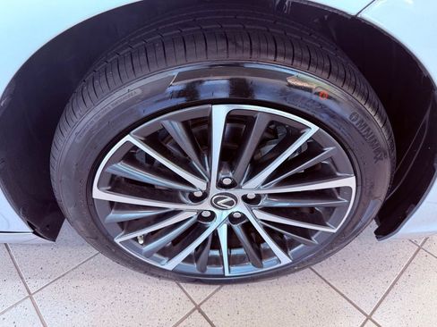 Used 2023 Lexus ES 350 w/ Premium Package FWD image 15