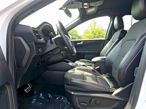 Used 2023 Ford Escape ST-Line Select AWD/4WD image 11