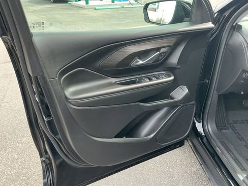 Used 2024 GMC Terrain SLE image 12