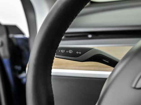 Used 2022 Tesla Model Y Performance image 23