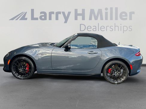 Used 2020 MAZDA MX-5 Miata Club w/ Brembo/BBS Recaro Package image 3