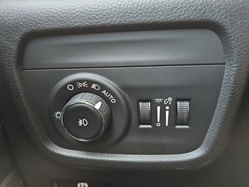 New 2025 Jeep Grand Cherokee Limited w/ Luxury Tech Group II image 23