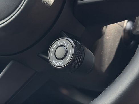 Certified 2025 Porsche Cayenne AWD/4WD image 27