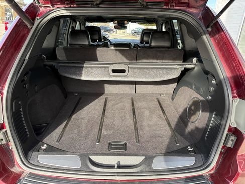 Used 2017 Jeep Grand Cherokee Overland image 22