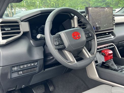 Used 2025 Toyota Tundra Limited AWD/4WD image 15