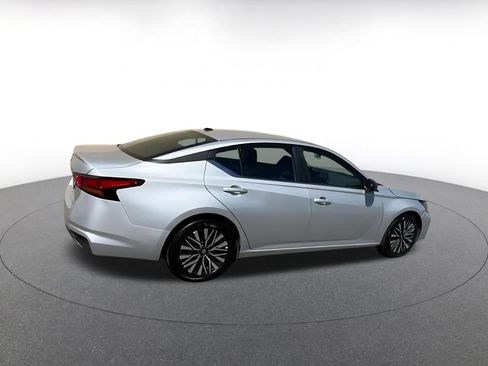 Used 2026 Nissan Altima 2.5 SV FWD image 12