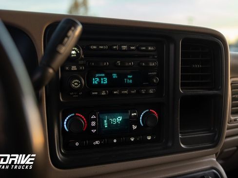 Used 2003 Chevrolet Silverado 2500 LT image 29