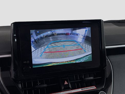 Used 2025 Toyota Corolla LE image 19