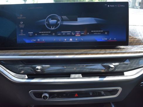 Used 2025 BMW X7 xDrive40i w/ Premium Package AWD/4WD image 18