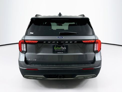 Used 2025 Ford Explorer Active w/ Active Comfort Package RWD image 7