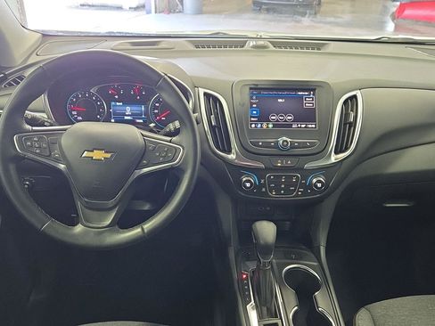 Used 2024 Chevrolet Equinox LT image 3