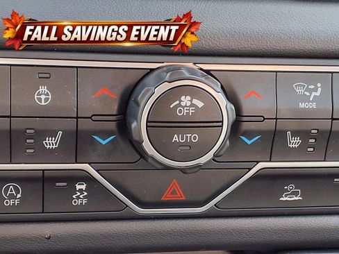 Used 2025 Jeep Wrangler Unlimited Sahara AWD/4WD image 15