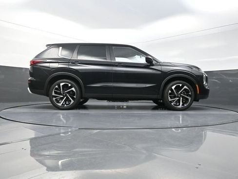 Used 2023 Mitsubishi Outlander SE image 26