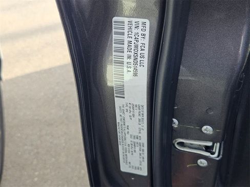 Certified 2022 Jeep Cherokee Limited image 33