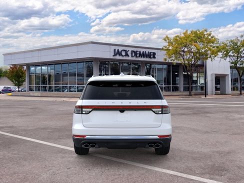 Used 2026 Lincoln Aviator AWD image 5