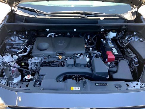 Used 2024 Toyota RAV4 XLE FWD image 29