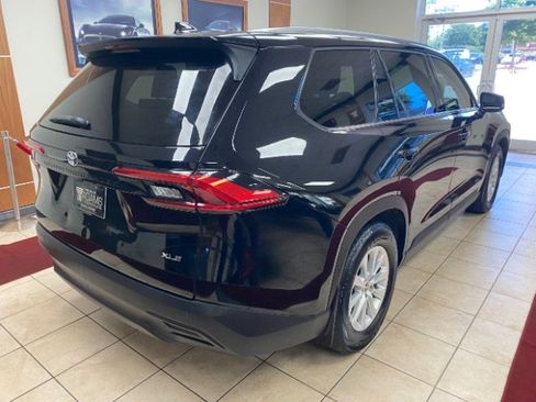 Used 2024 Toyota Grand Highlander FWD image 4