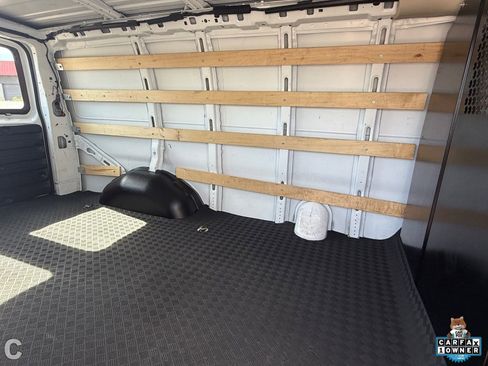 Used 2024 GMC Savana 2500 w/ Driver Convenience Package image 12