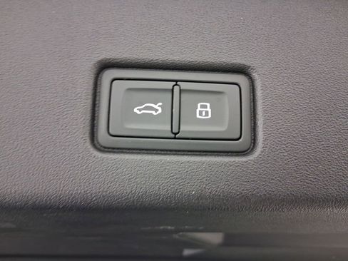 Used 2023 Audi Q4 e-tron Premium Plus w/ Premium Plus image 30