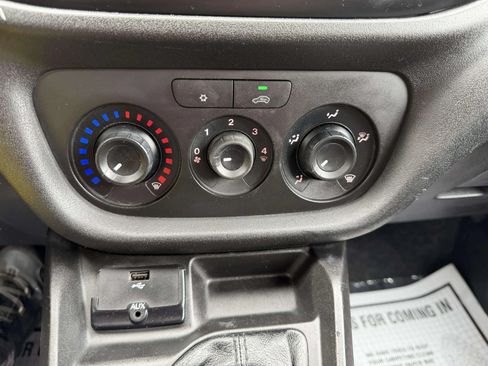 Used 2015 RAM ProMaster City Tradesman FWD image 19