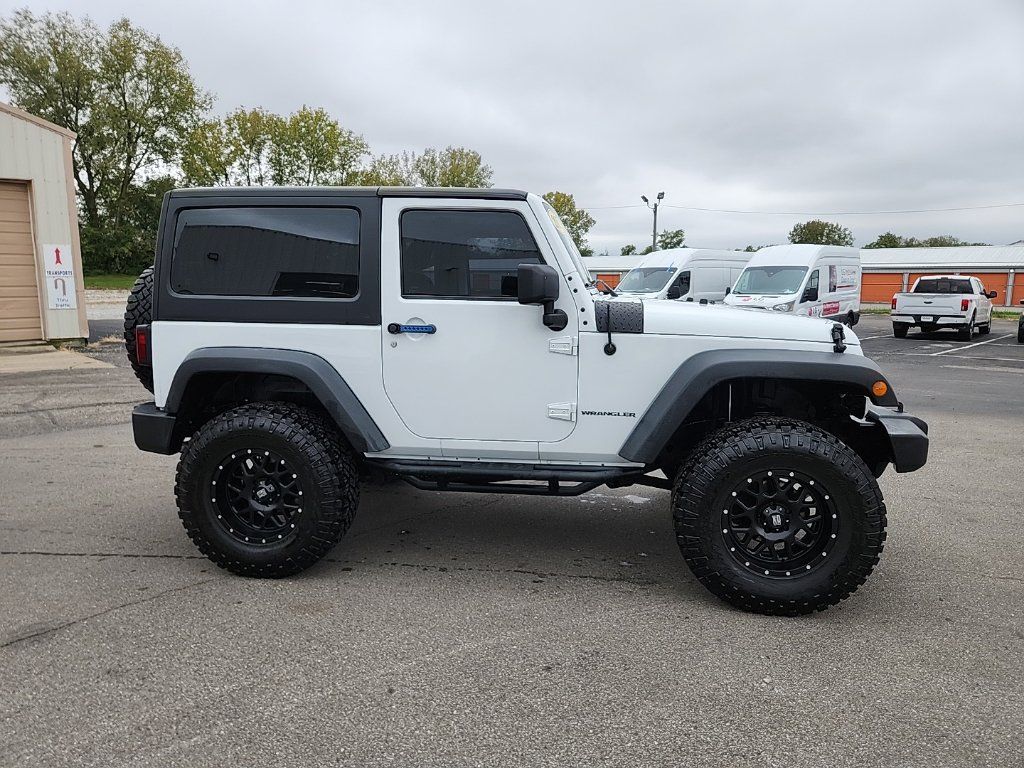 Used 2017 Jeep Wrangler Sport AWD/4WD image 4