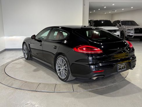 Used 2016 Porsche Panamera 4 image 17