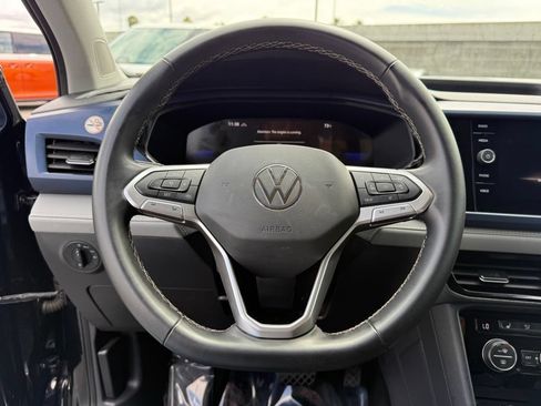 Used 2024 Volkswagen Taos SE AWD/4WD image 17