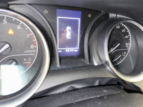 Certified 2020 Toyota Camry LE image 5