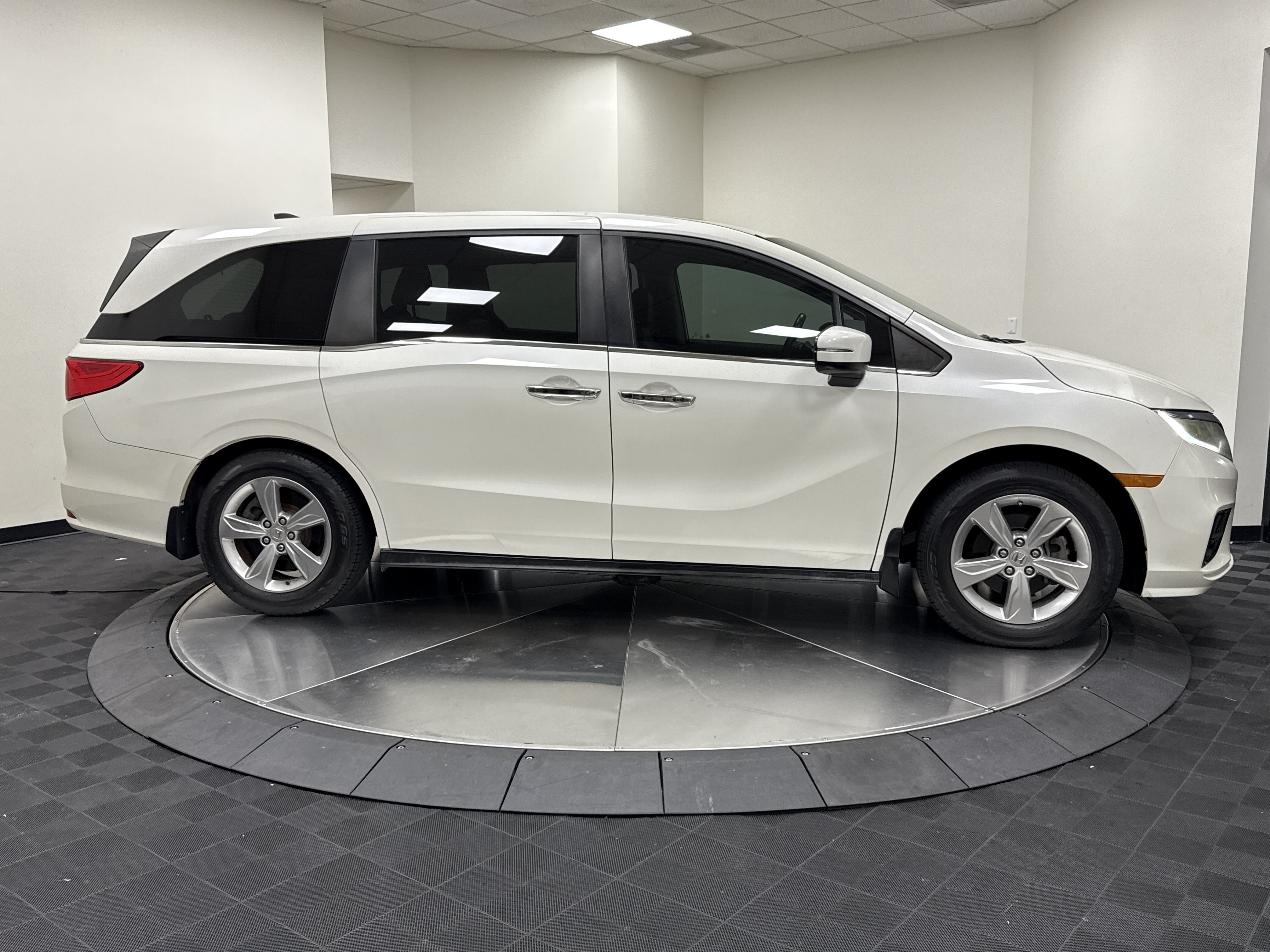 Used 2018 Honda Odyssey EX-L image 8
