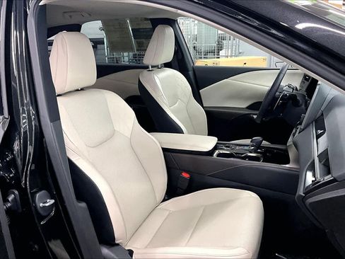 Used 2023 Lexus RX 350 FWD w/ Cold Area Package image 9