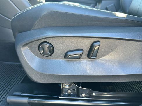 Used 2023 Volkswagen Tiguan SE AWD/4WD image 23