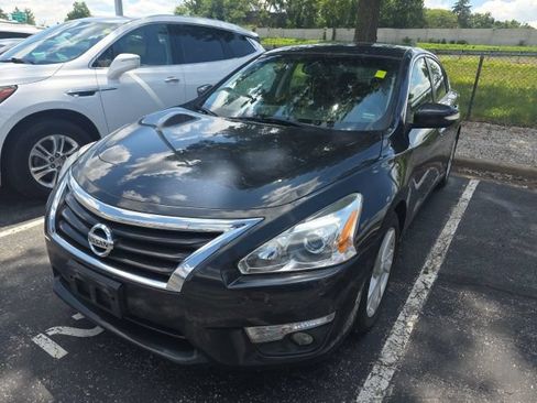 Used 2014 Nissan Altima 2.5 SV w/ Convenience Package FWD image 1