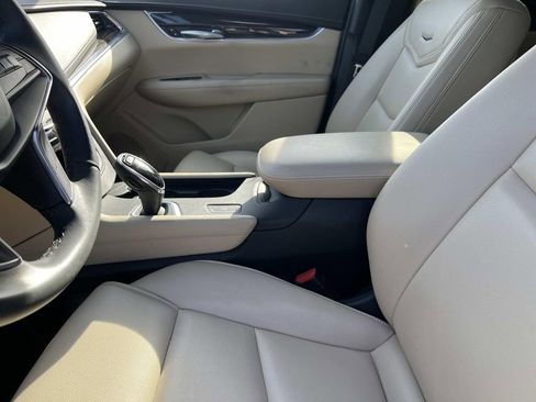 Used 2018 Cadillac XT5 FWD image 28