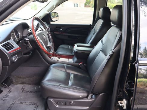 Used 2014 Cadillac Escalade Premium AWD/4WD image 19