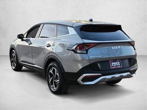 Used 2025 Kia Sportage LX image 7