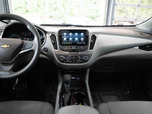 Used 2025 Chevrolet Malibu LT FWD image 20