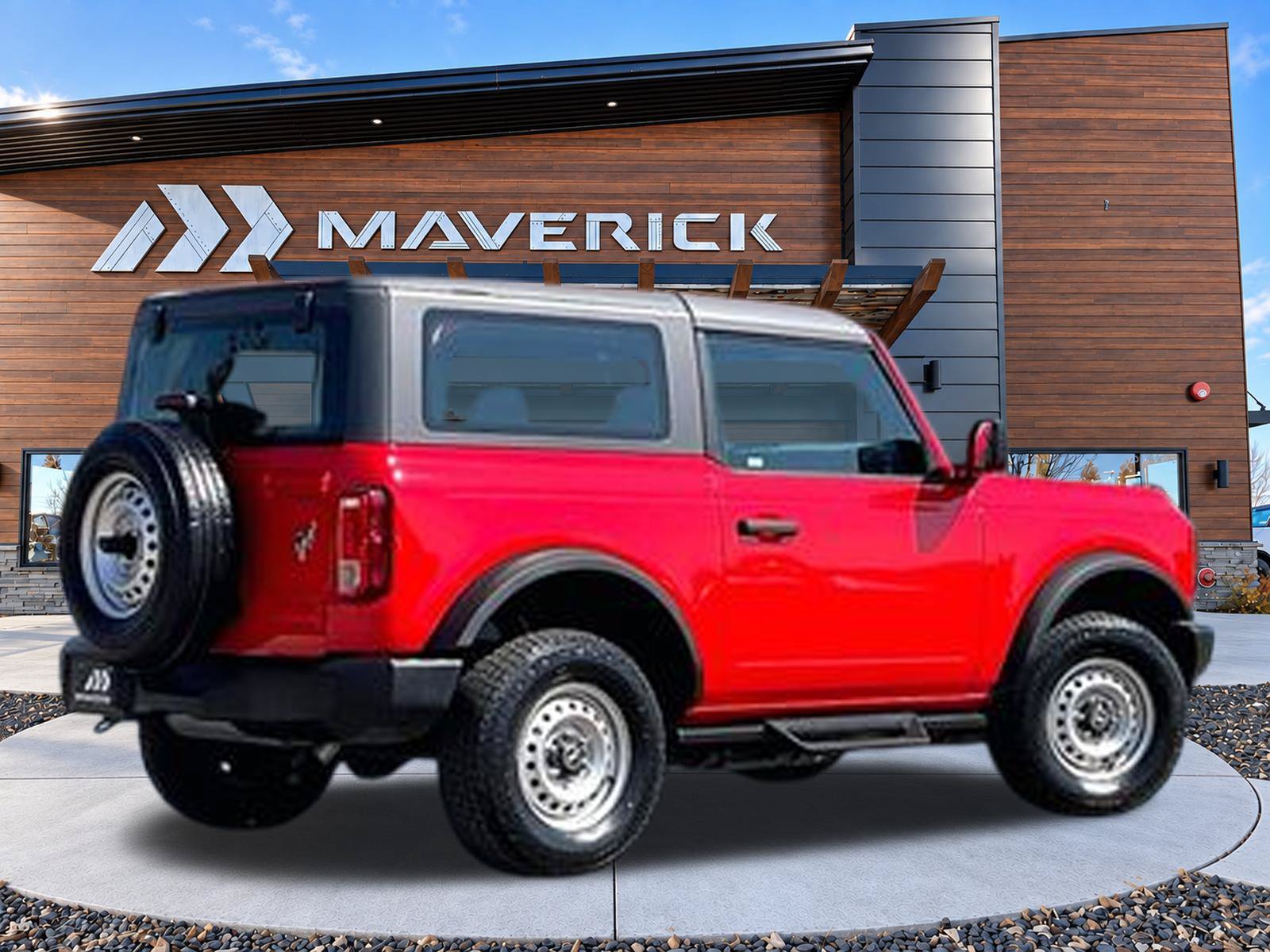 Used 2023 Ford Bronco 2-Door AWD/4WD image 2